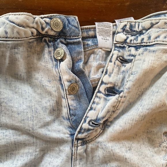 Time And Tru High Rise Jean Shorts Super Distressed 20 - Picture 9 of 13